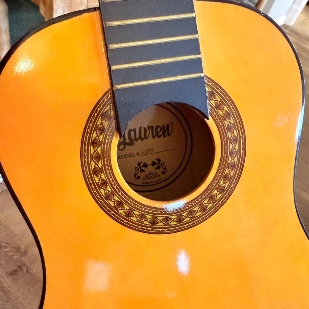 Lauren # LA30N 6 String Acoustic Guitar - Picture 3 of 16